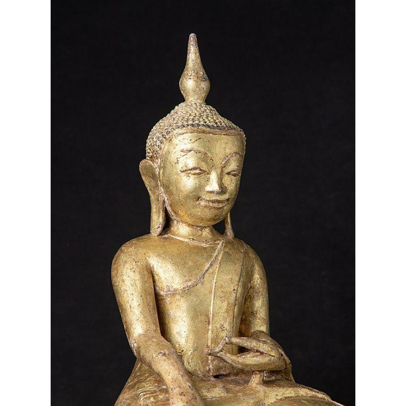 Special Antique Bronze Burmese Buddha Statue from Burma For Sale 3