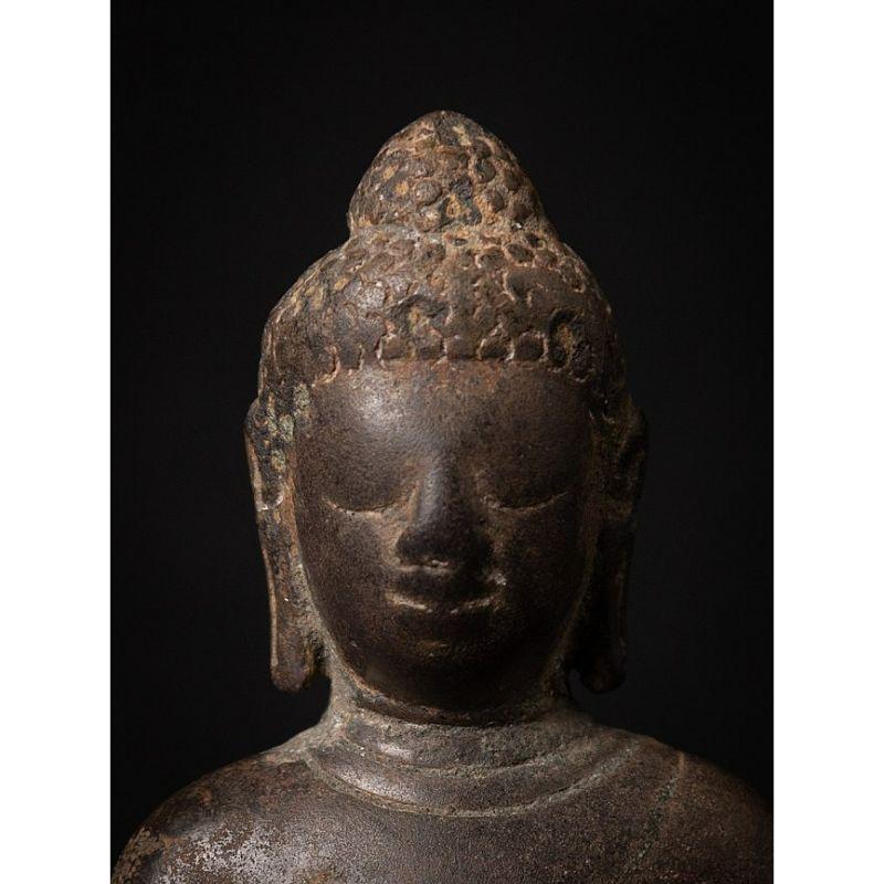 Special antique bronze Burmese Pyu Buddha from Burma For Sale 4