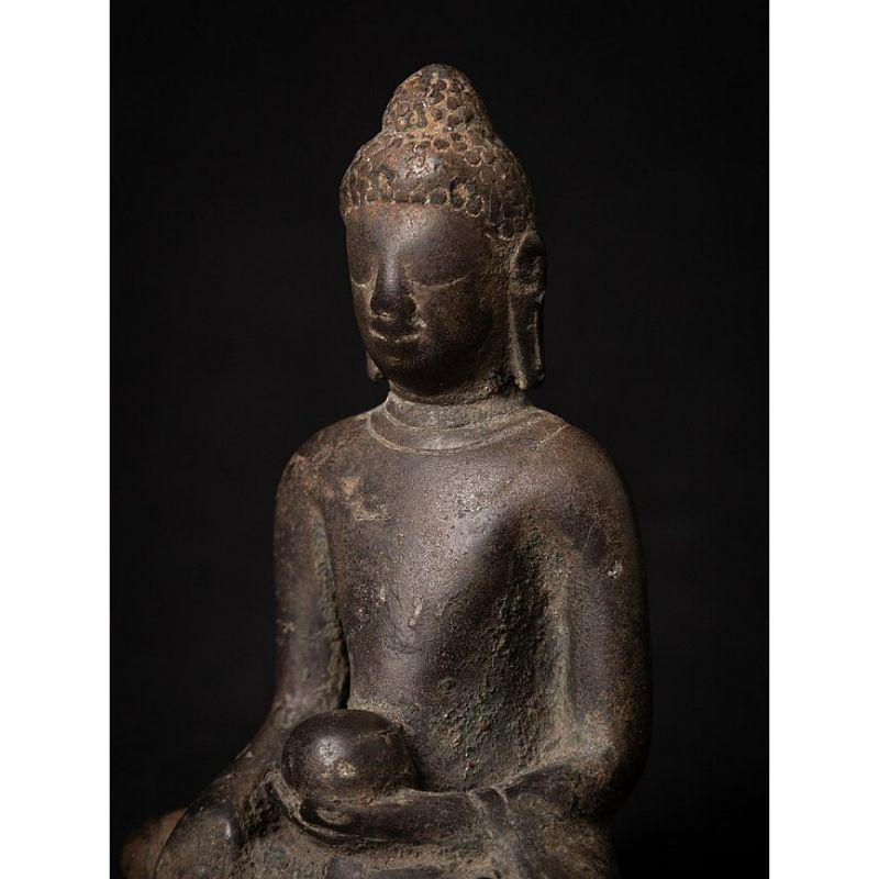Special antique bronze Burmese Pyu Buddha from Burma For Sale 5