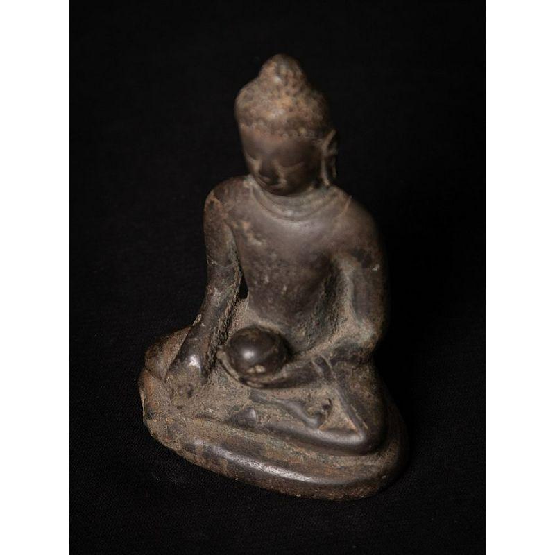 Special antique bronze Burmese Pyu Buddha from Burma For Sale 7