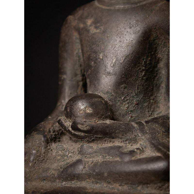 Special antique bronze Burmese Pyu Buddha from Burma For Sale 11