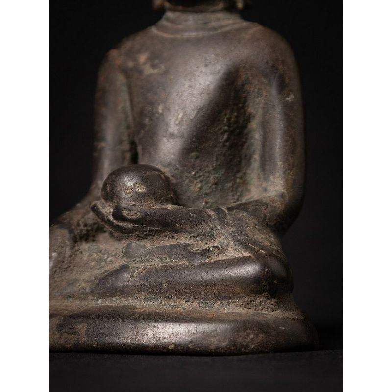 Special antique bronze Burmese Pyu Buddha from Burma For Sale 12