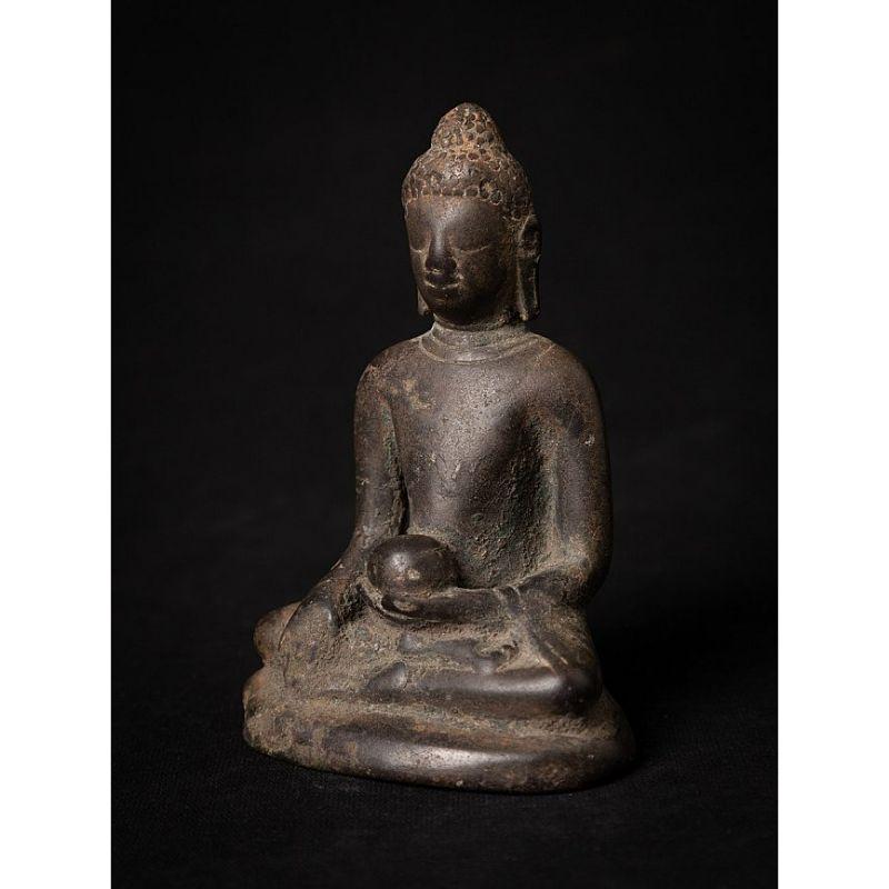 Material: bronze
10,8 cm high 
7,5 cm wide and 5 cm deep
Weight: 0.563 kgs
Pyu style
Bhumisparsha mudra
Originating from Burma
7-9th century - original from the Pyu period
Very special !

