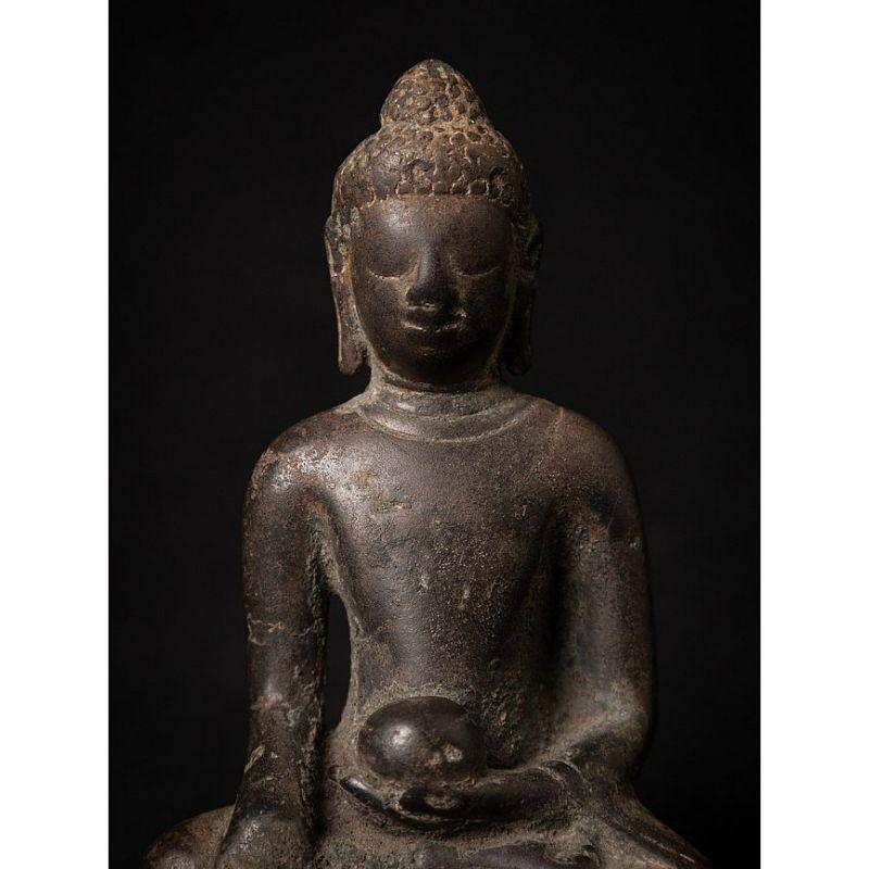 Special antique bronze Burmese Pyu Buddha from Burma For Sale 3