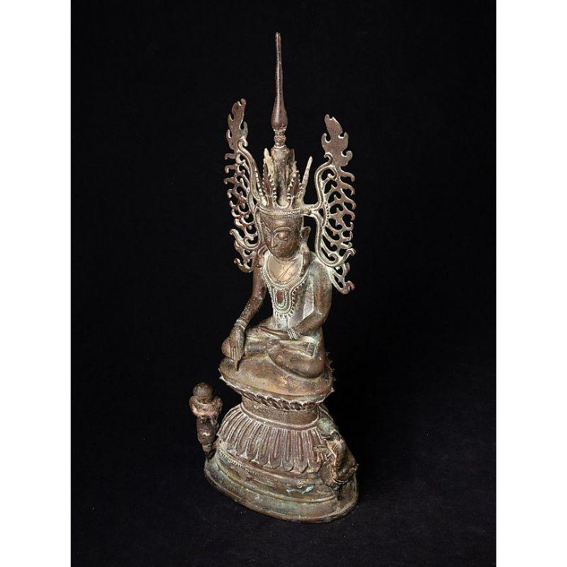 Special Antique Bronze Crowned Buddha from Burma For Sale 8