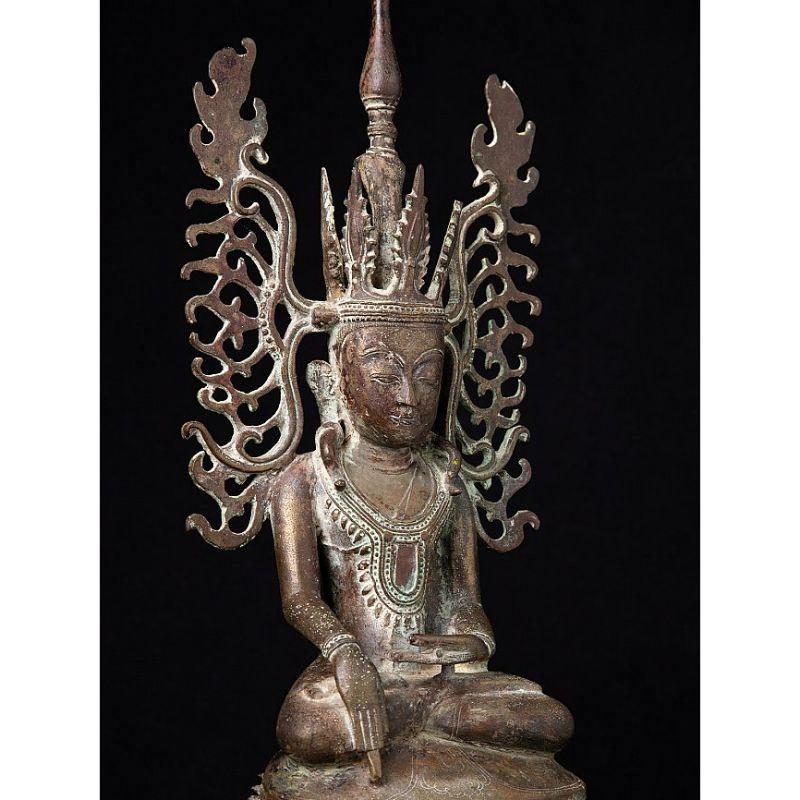 Special Antique Bronze Crowned Buddha from Burma For Sale 2