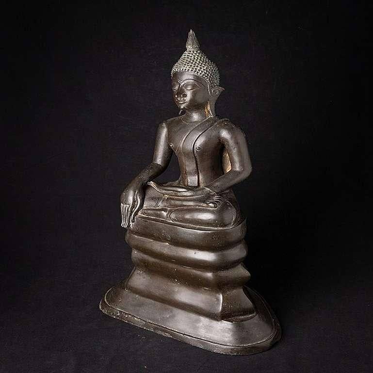 Special antique bronze Lao Buddha statue from Laos For Sale 6