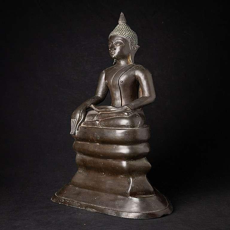 Laotian Special antique bronze Lao Buddha statue from Laos For Sale