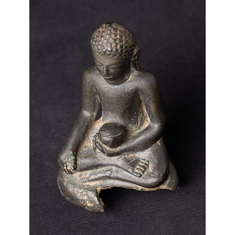 Special Antique Bronze Pyu Buddha Statue from Burma For Sale 7