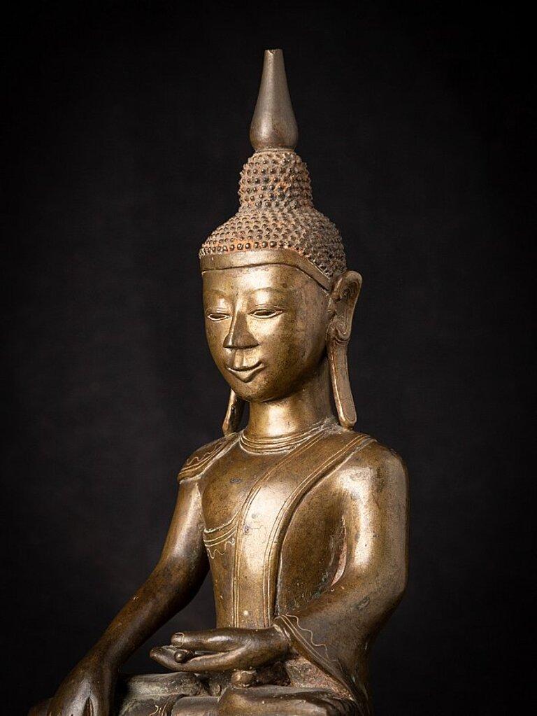 Statue spéciale du Bouddha Shan en bronze ancien de Birmanie en vente 6