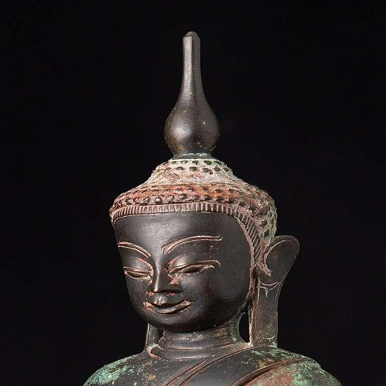 Special Antique Bronze Shan Buddha Statue from Burma For Sale 7