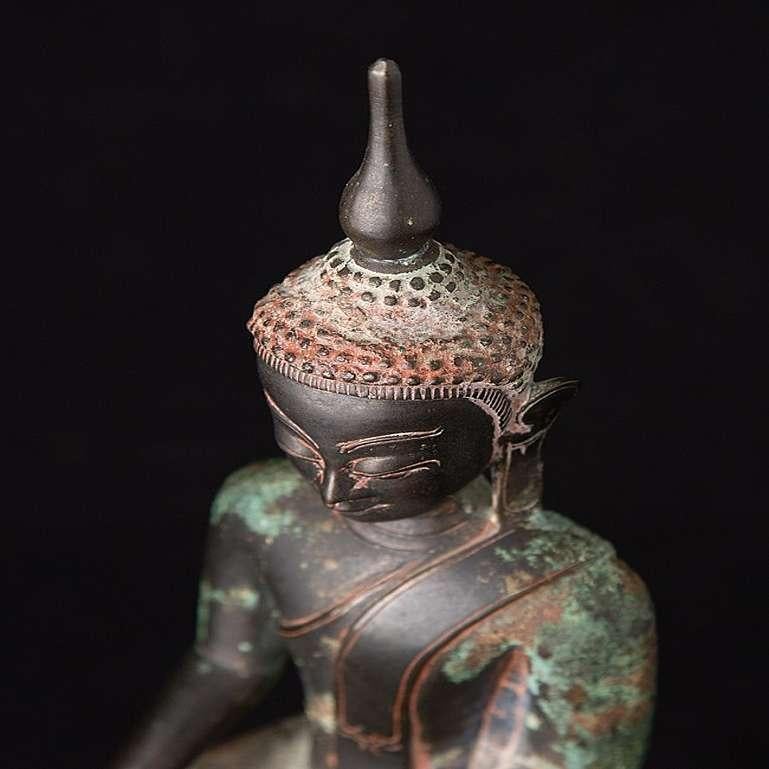 Special Antique Bronze Shan Buddha Statue from Burma For Sale 9
