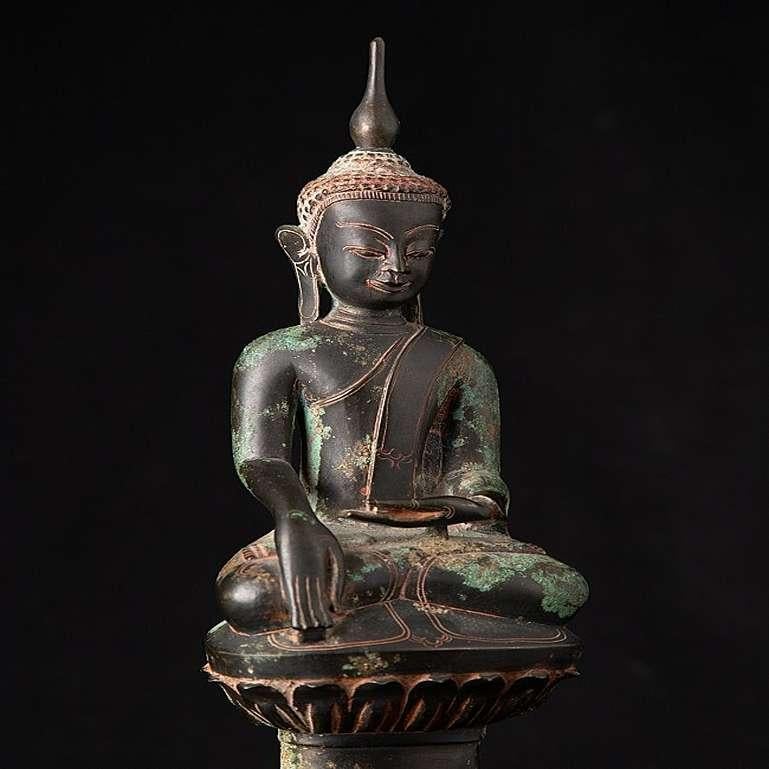 Special Antique Bronze Shan Buddha Statue from Burma For Sale 2