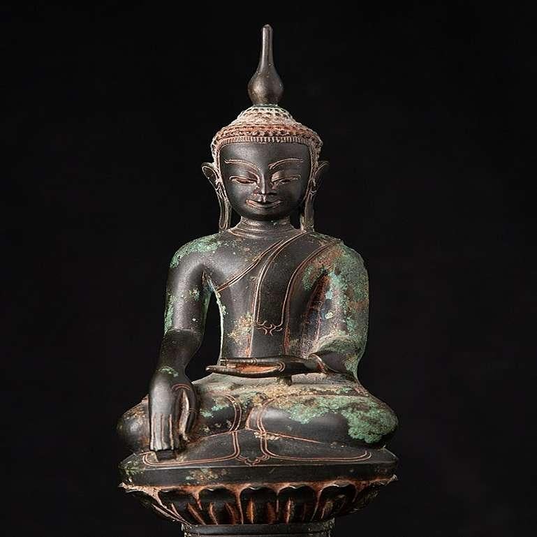 Special Antique Bronze Shan Buddha Statue from Burma For Sale 4