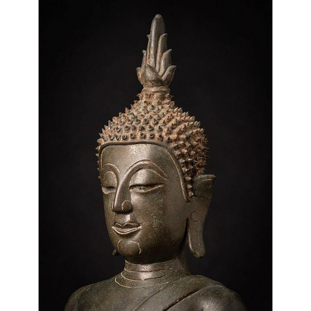 Special antique bronze Thai Buddha statue from Thailand For Sale 7
