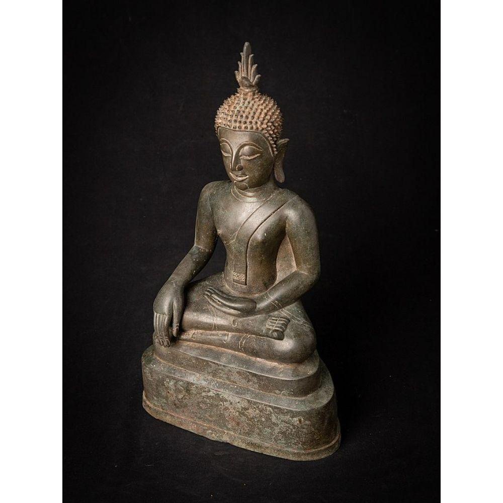 Special antique bronze Thai Buddha statue from Thailand For Sale 8