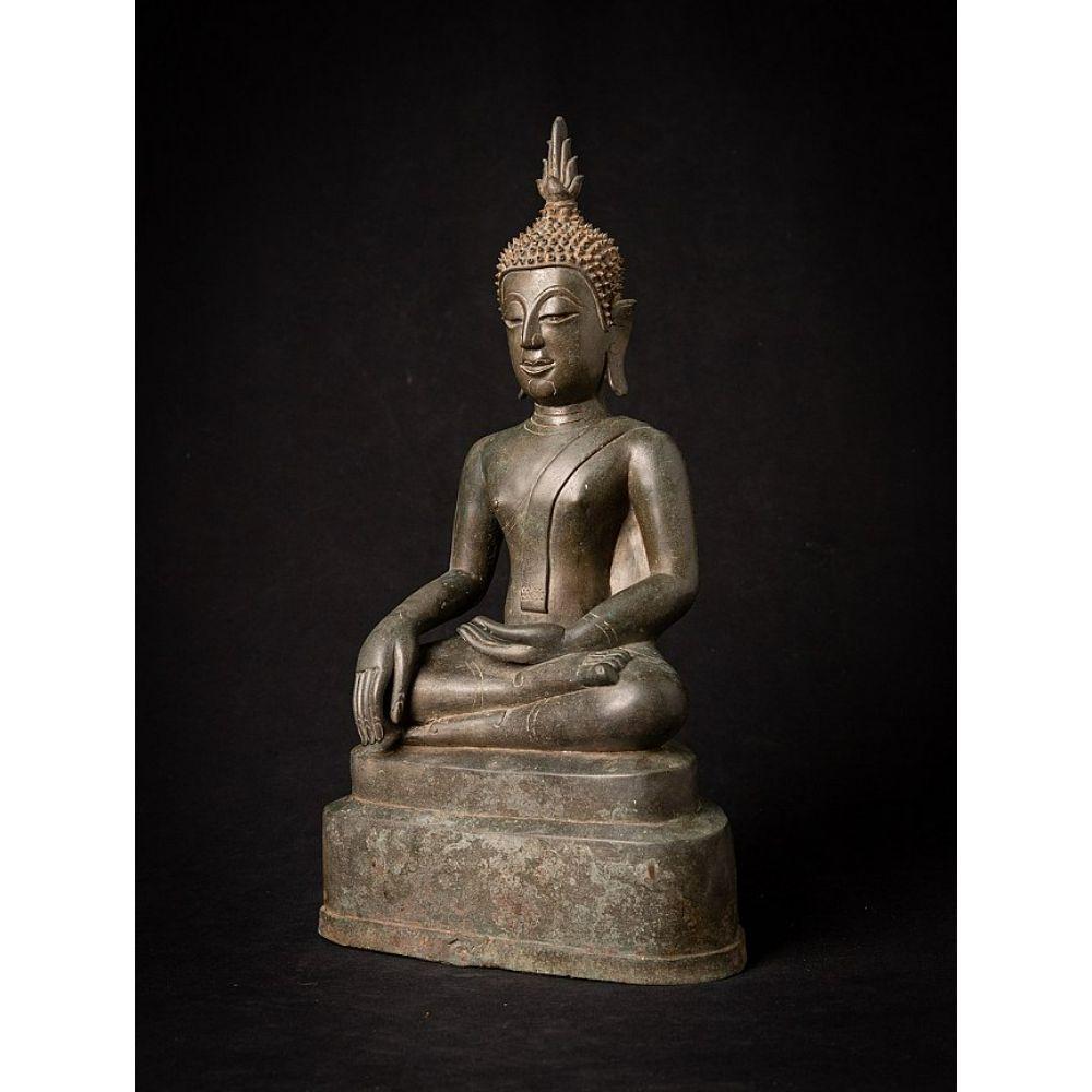 Material: bronze
42,4 cm high 
23,9 cm wide and 14,6 cm deep
Weight: 6.982 kgs
Bhumisparsha mudra
Originating from Thailand
Late 15th / early 16th century
Lanna style
Very special !












