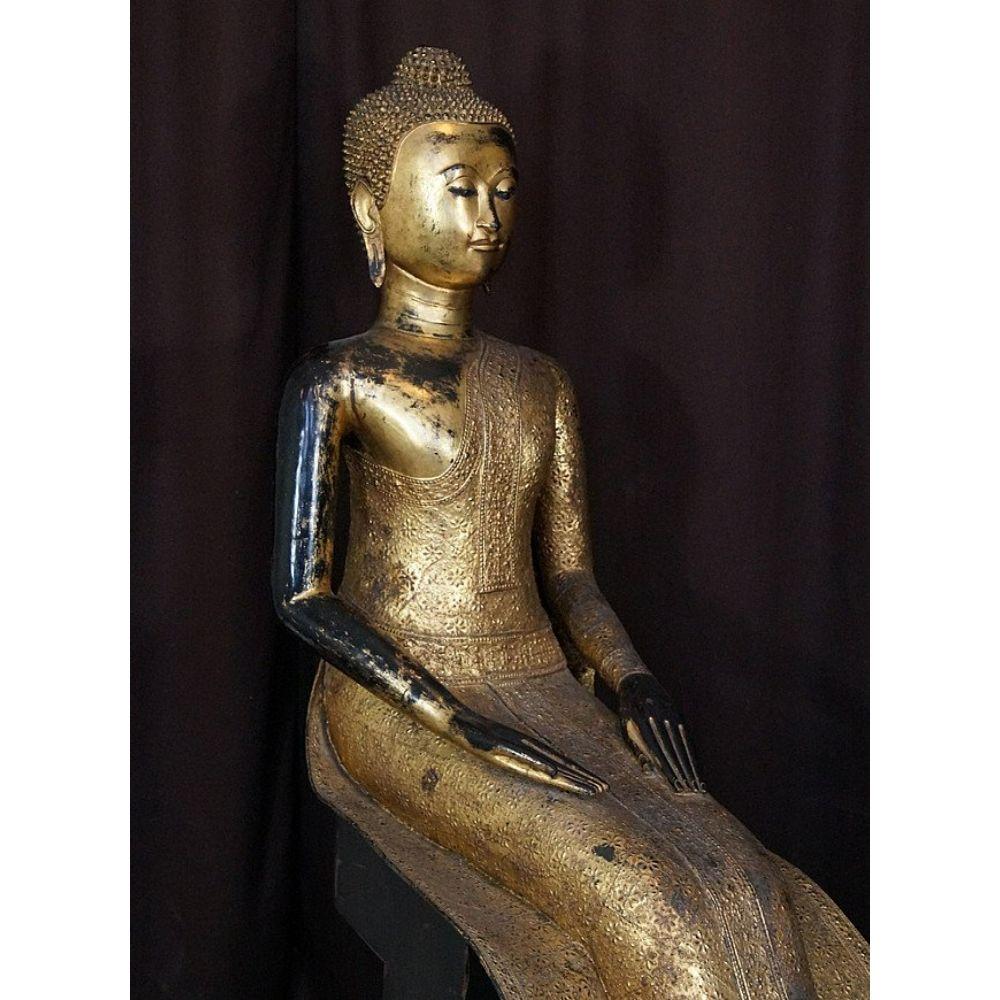 Special Antique Bronze Thai Buddha Statue from Thailand For Sale 3