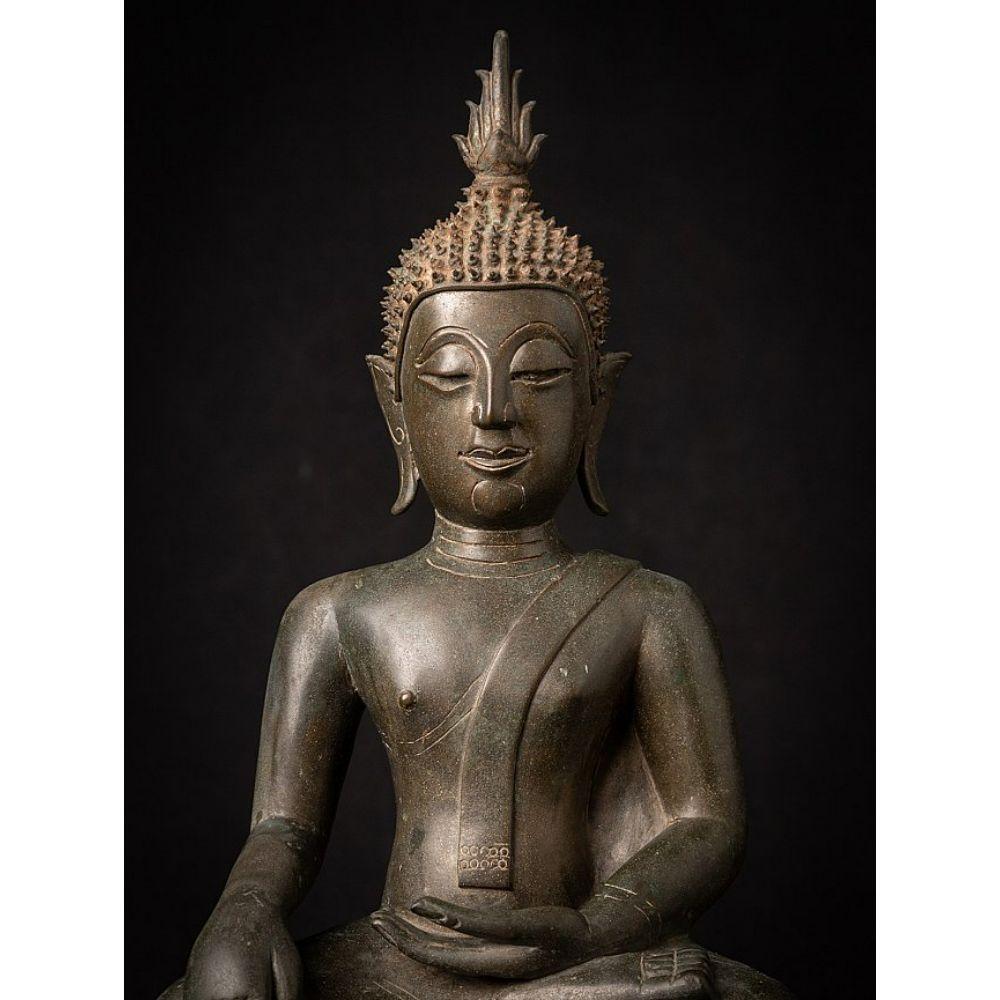 Special antique bronze Thai Buddha statue from Thailand For Sale 4