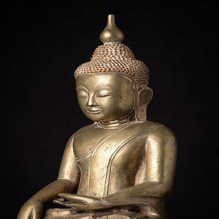 Special antique bronzen Burmese Buddha from Burma For Sale 6