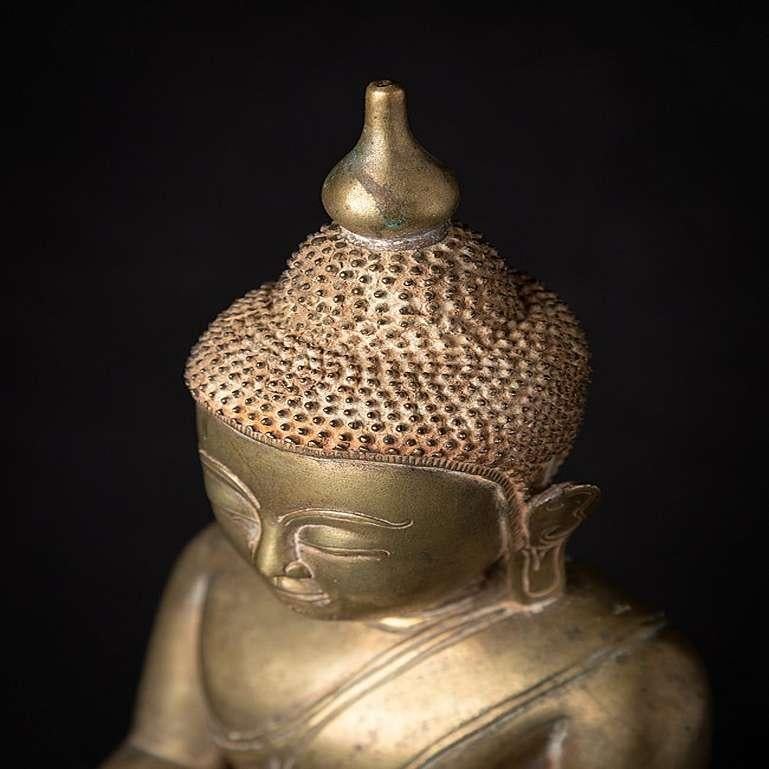 Speciale Buddha birmano antico in bronzo proveniente dalla Birmania in vendita 8