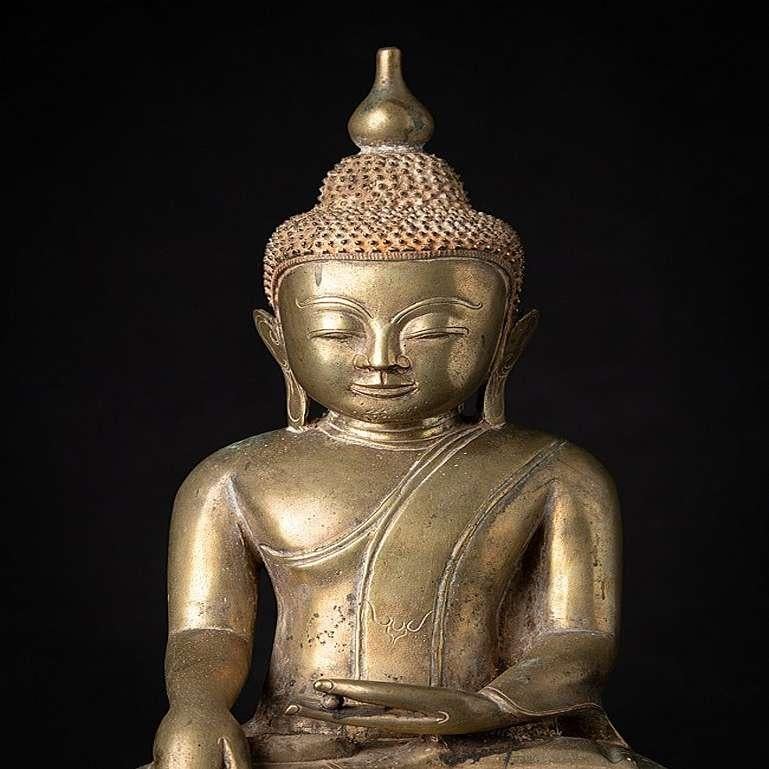 Special antique bronzen Burmese Buddha from Burma For Sale 4