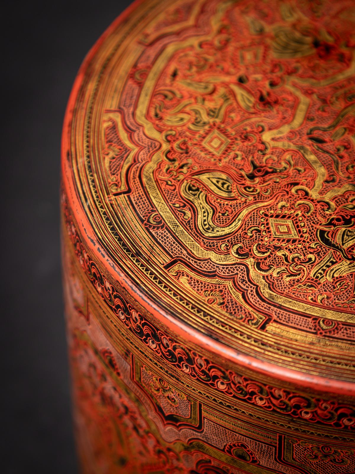 XIXe siècle Boîte ancienne spéciale en laque de bétel de Birmanie en vente