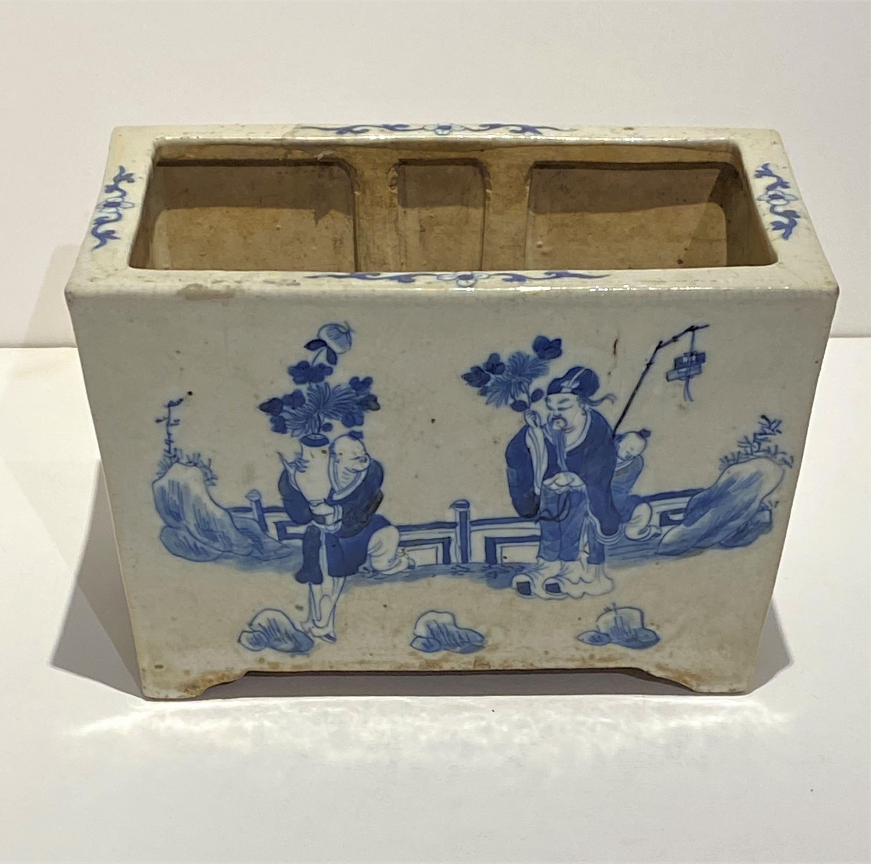 Special Antique Blue & White Porcelain cache pot. Circa 1760.