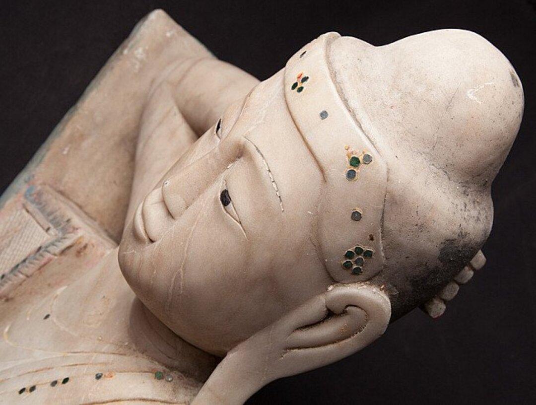 Spéciale statue de Bouddha couché antique de Birmanie en vente 4