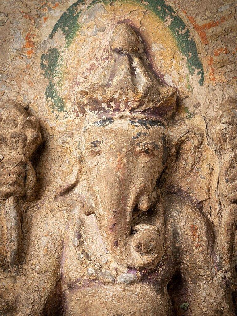 Speziale antike Ganesha-Statue aus Sandstein aus Indien (Indisch) im Angebot