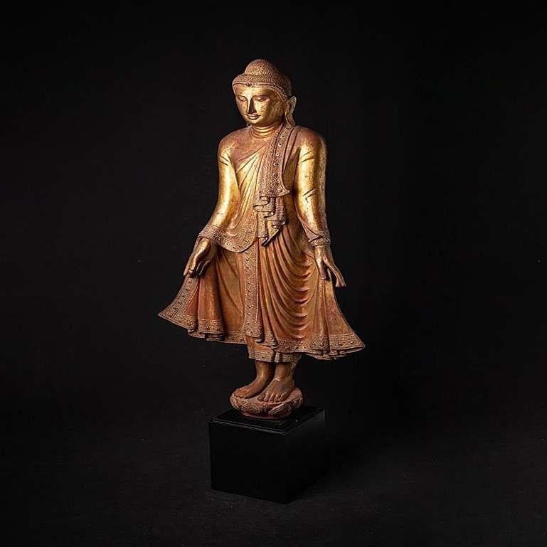 Special Antique Wooden Mandalay Buddha from Burma For Sale 2