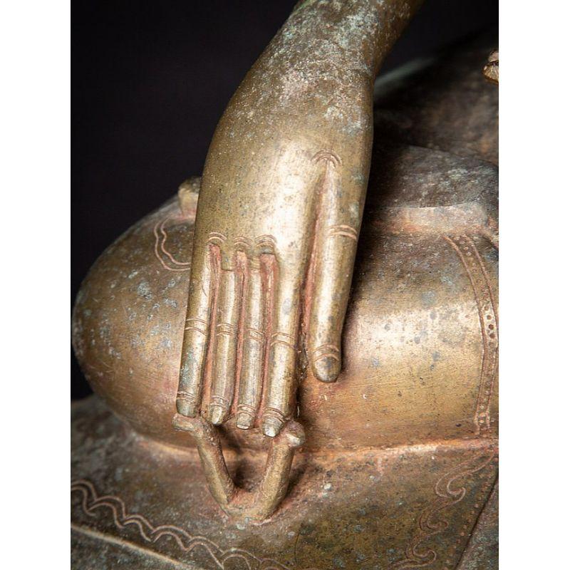 Statua speciale di Buddha birmano in bronzo con due monaci dalla Birmania in vendita 13