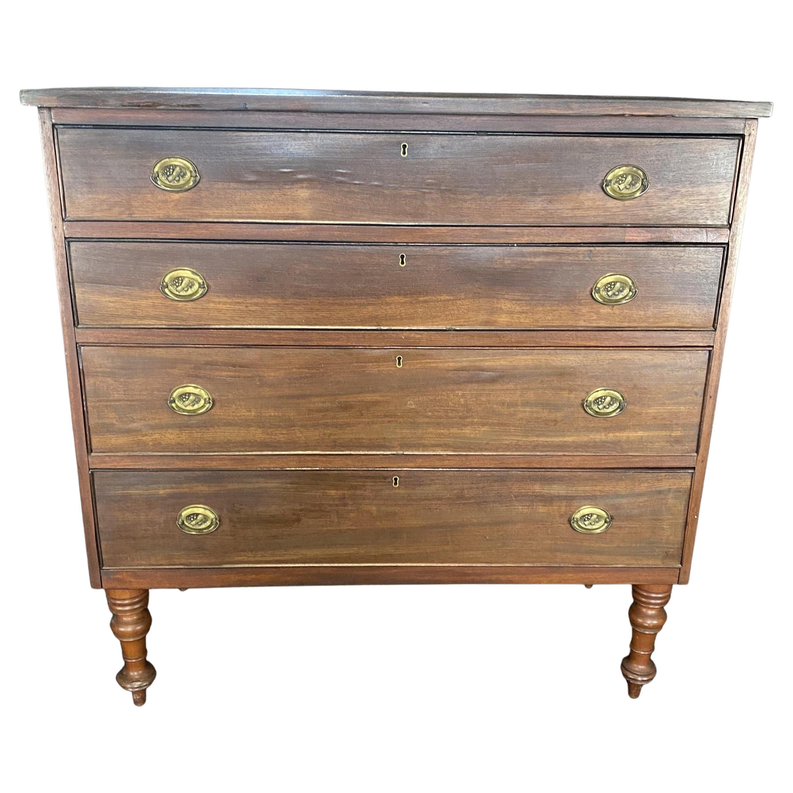 Special Early 19th Century American Sheraton Mahogany Chest of Drawers For Sale