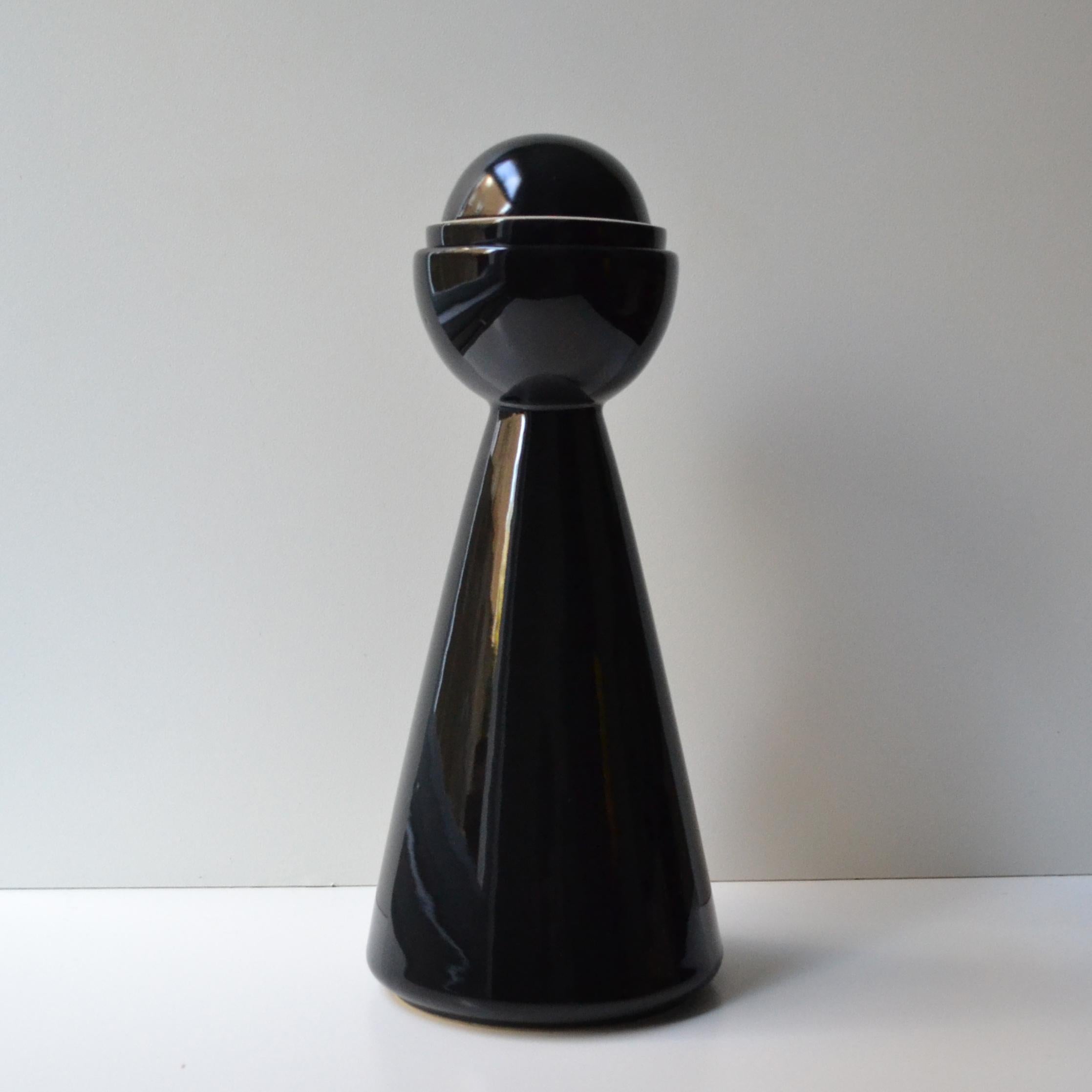 Special Edition Ceramic Carafe and Cups Shine Black Mezcal bottle Halfmoon In New Condition For Sale In London, GB