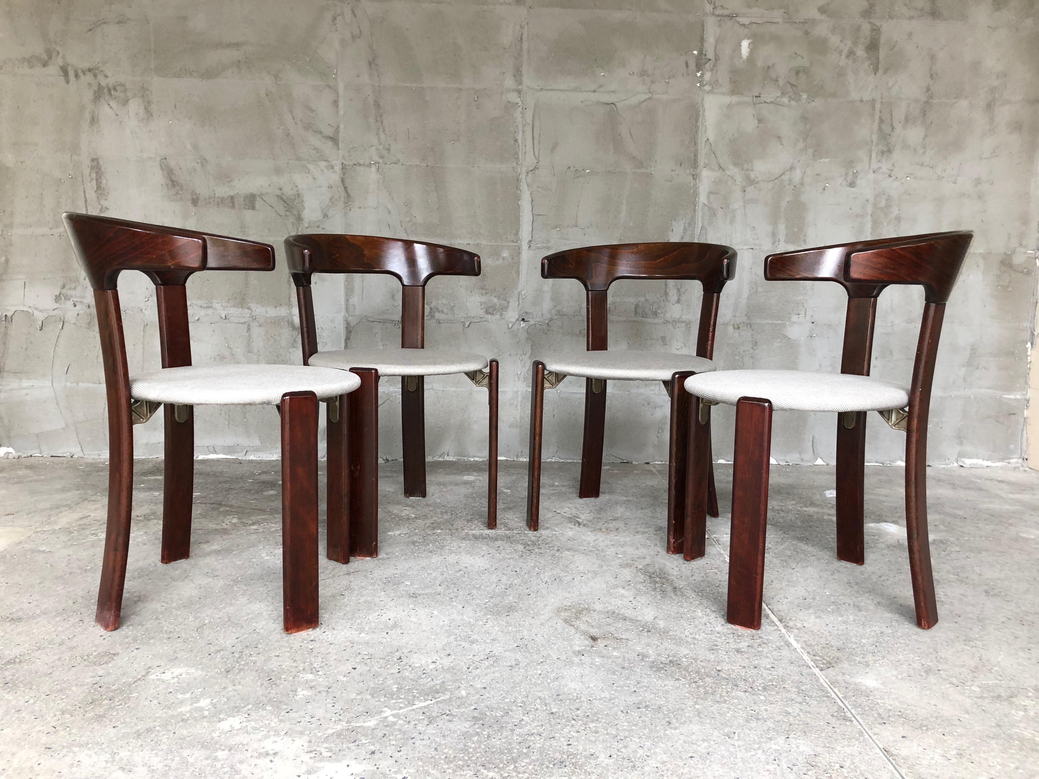 Limited edition of chairs of Bruno Rey produced with special armrest. The design keeps its typical line but presents one version more sophisticated and elegant.