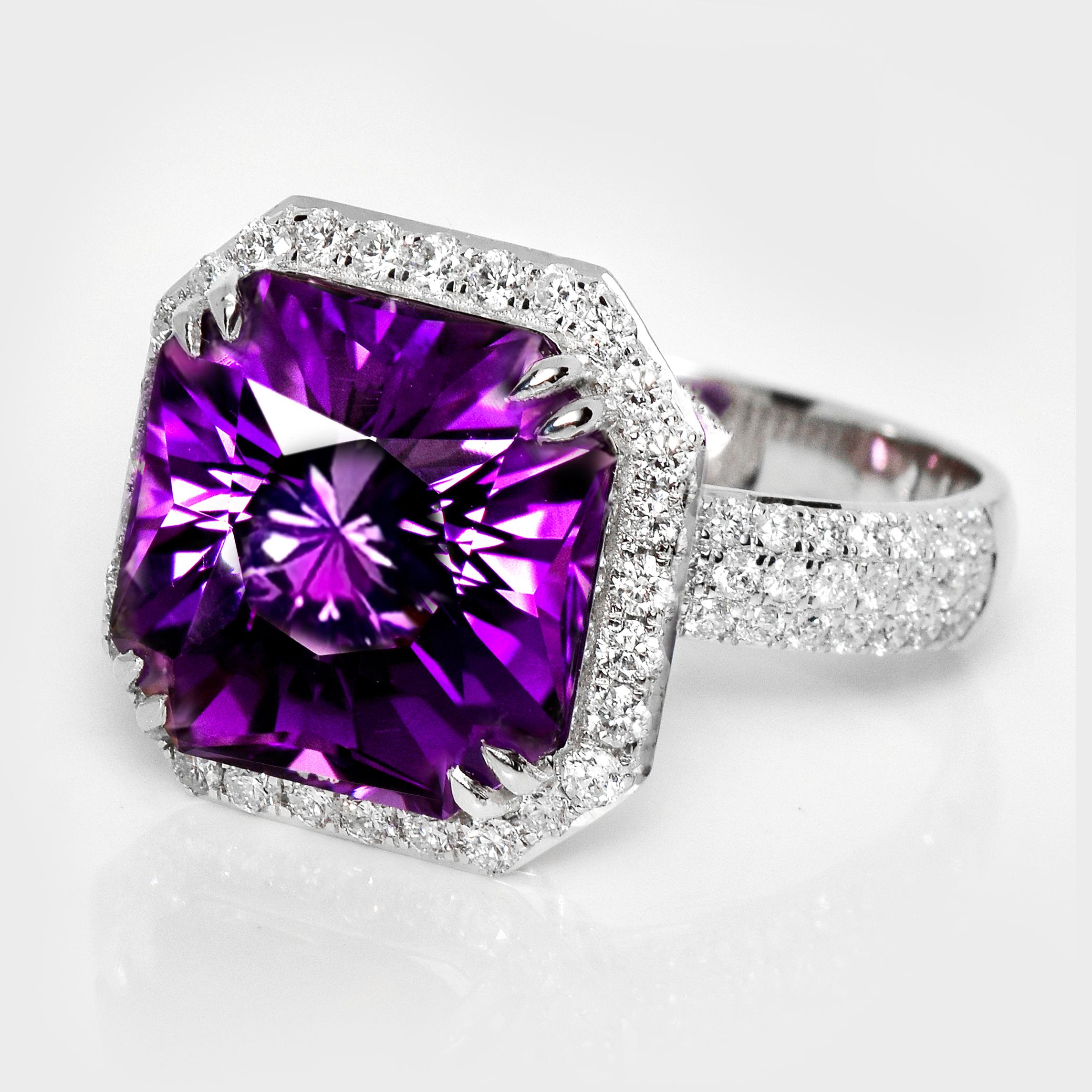 *Especial* IGI 14K 7,24 ct Vivid Amatista Diamantes Anillo de compromiso antiguo Corte cuadrado en venta