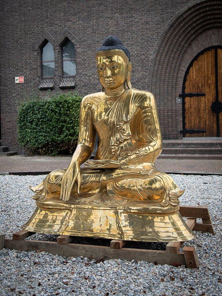 Burmese Special Large Bronze Buddha Statue from Burma For Sale