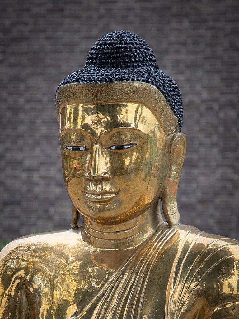 Contemporary Special Large Bronze Buddha Statue from Burma For Sale