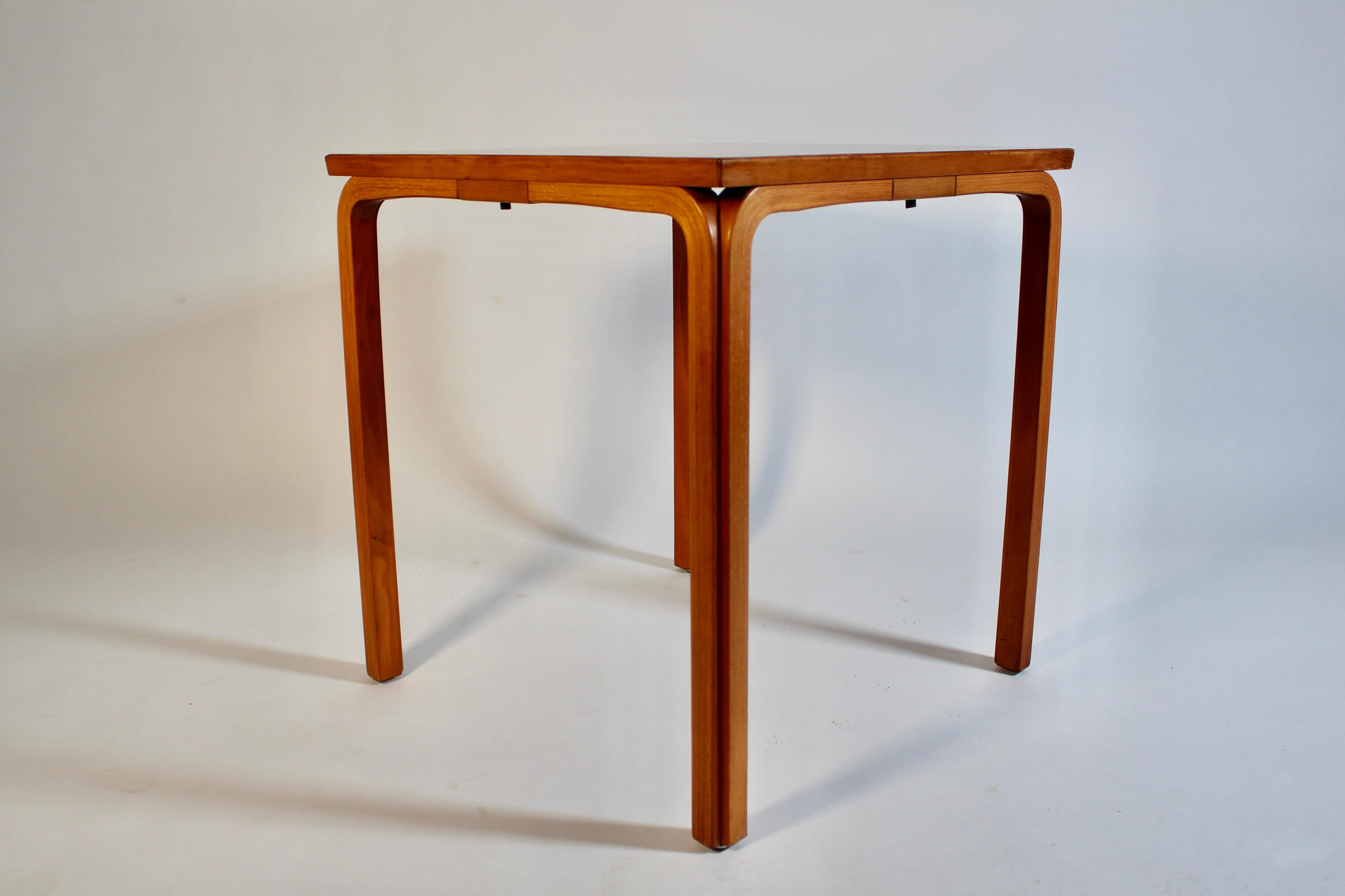 Special Listing for Gia Scandinavian Modern Vintage Table Alvar Aalto 1946 In Good Condition In Vienna, AT
