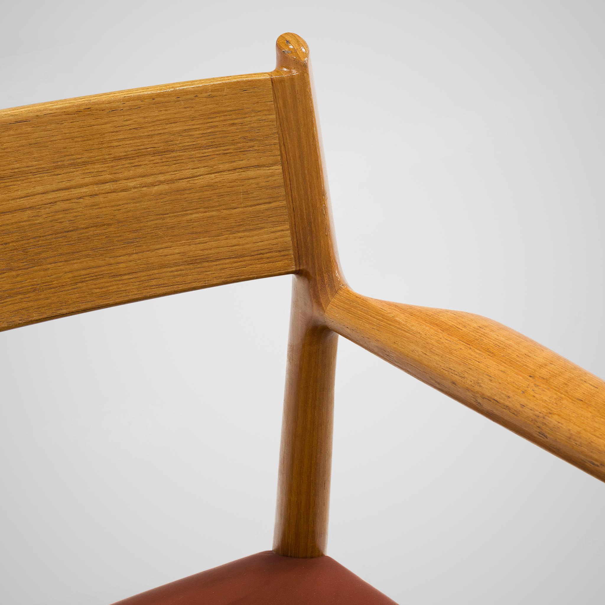Danish Special Listing For Kavi - 8 x Arne Vodder Chairs restored + Sculptural Table 