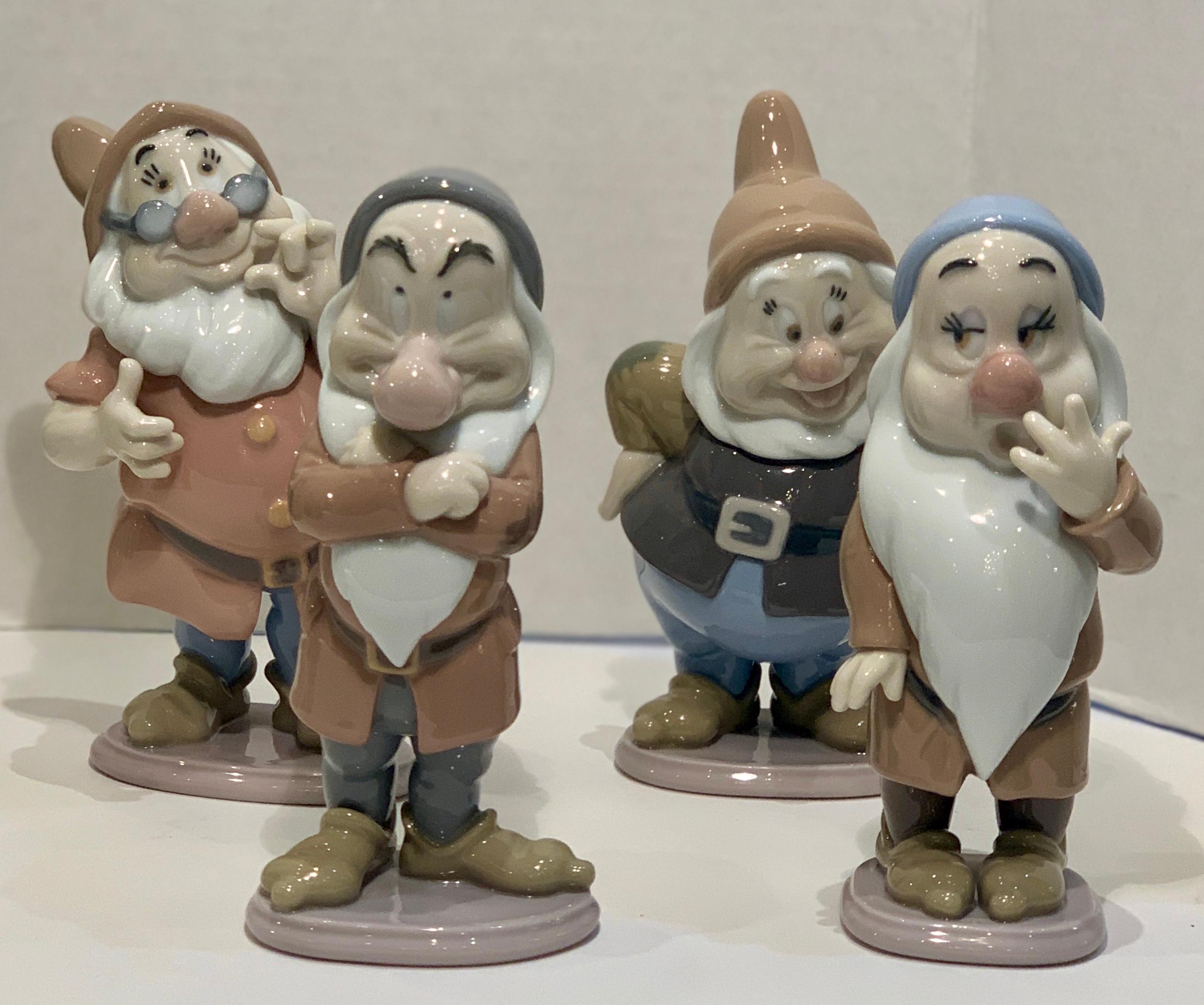 Special Lladro Snow White and the Seven Dwarfs Limited Edition Signed Figurines In Excellent Condition In Tustin, CA