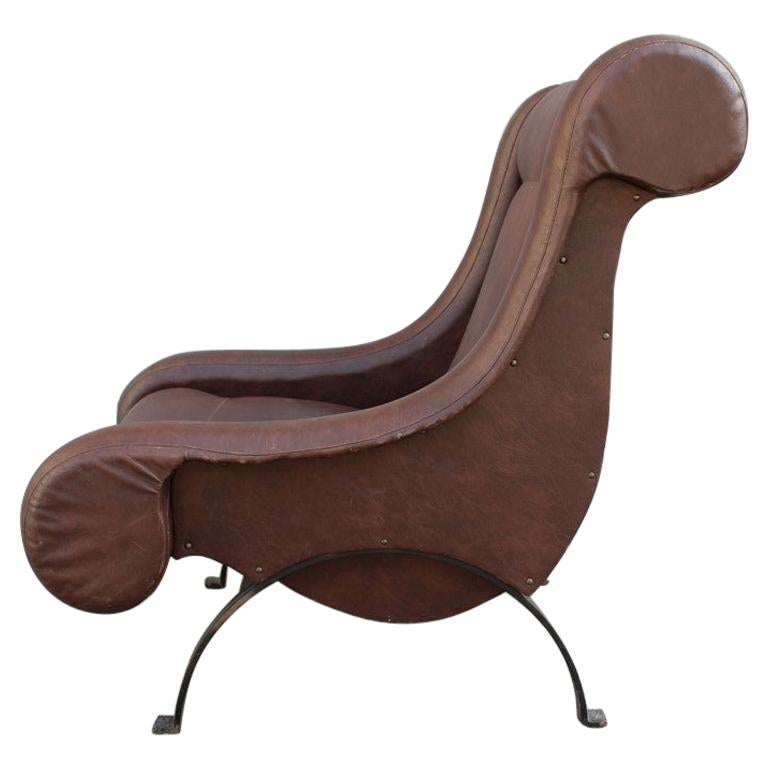 Sonder Special Mid-Century-Sessel im italienischen Design aus der Mitte des Jahrhunderts, Kunstleder 1950er Jahre Metallfuß