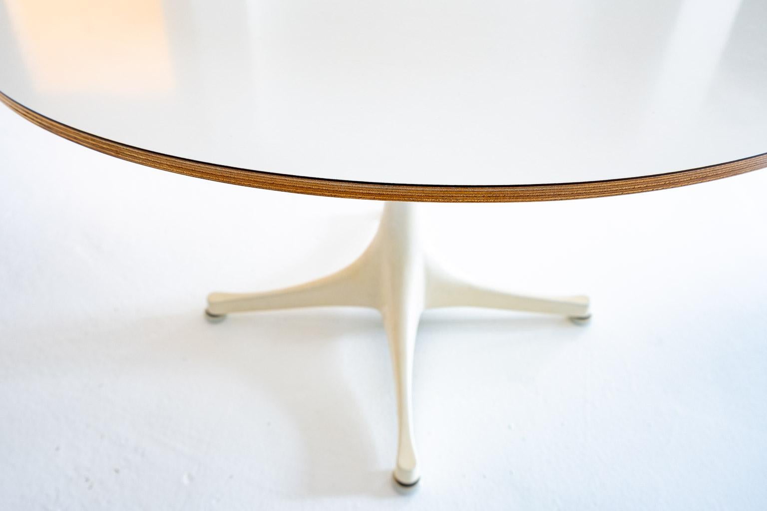 Table basse d'appoint sur piédestal spéciale n° 5452, George Nelson, Herman Miller en vente 2