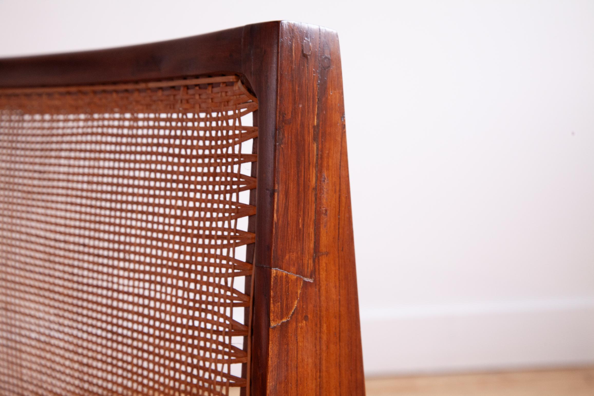 Spezieller Pierre Jeanneret Studentenlehrstuhl (Moderne) im Angebot