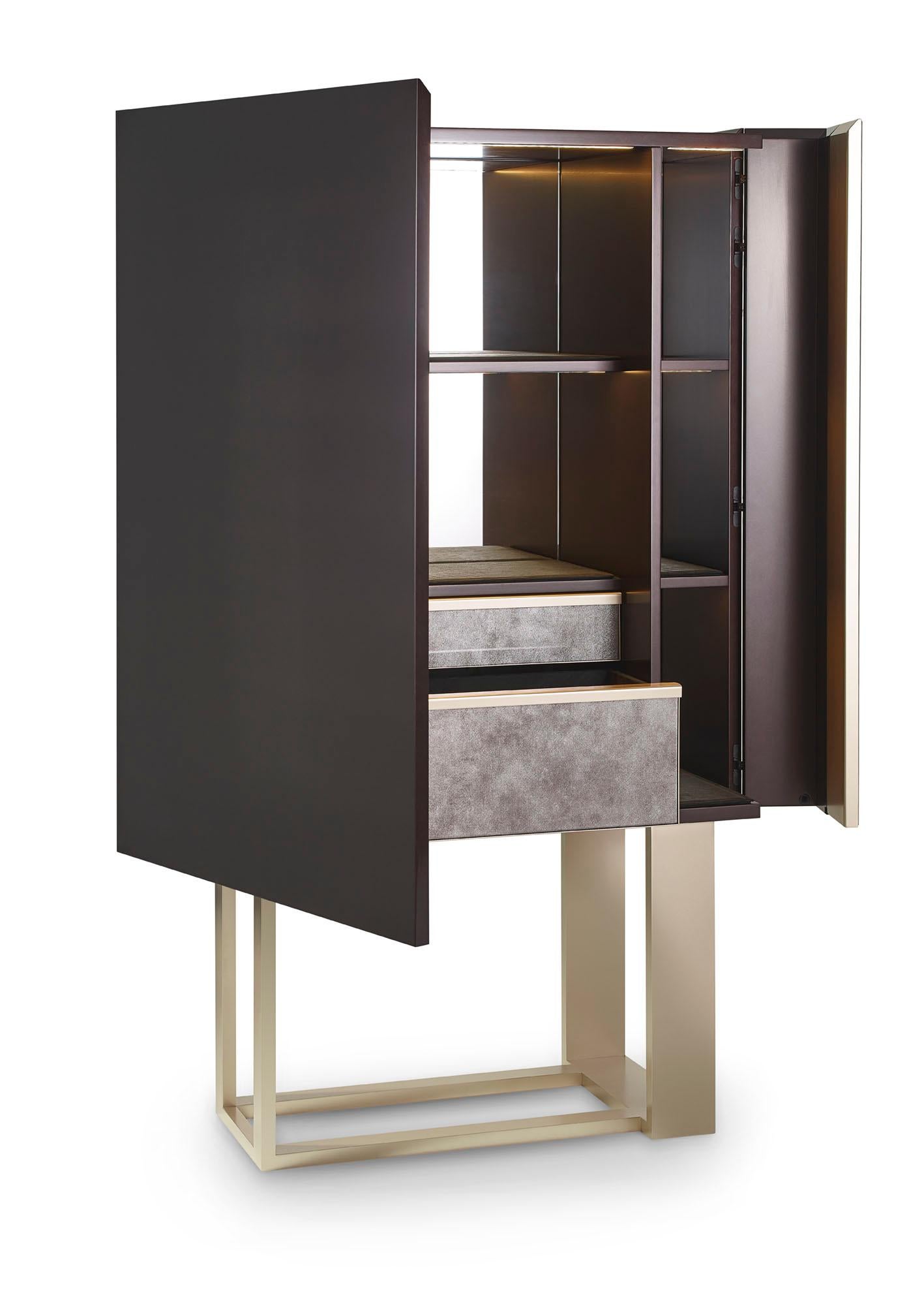 Moderno Prezzo speciale Mobile Bar Laccato Lucido Banda Illuminazione Led in vendita