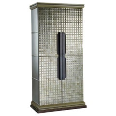 Special Price Cabinet Glossy Lacquered Doors Decoreted Diamonds Cut Chips Led