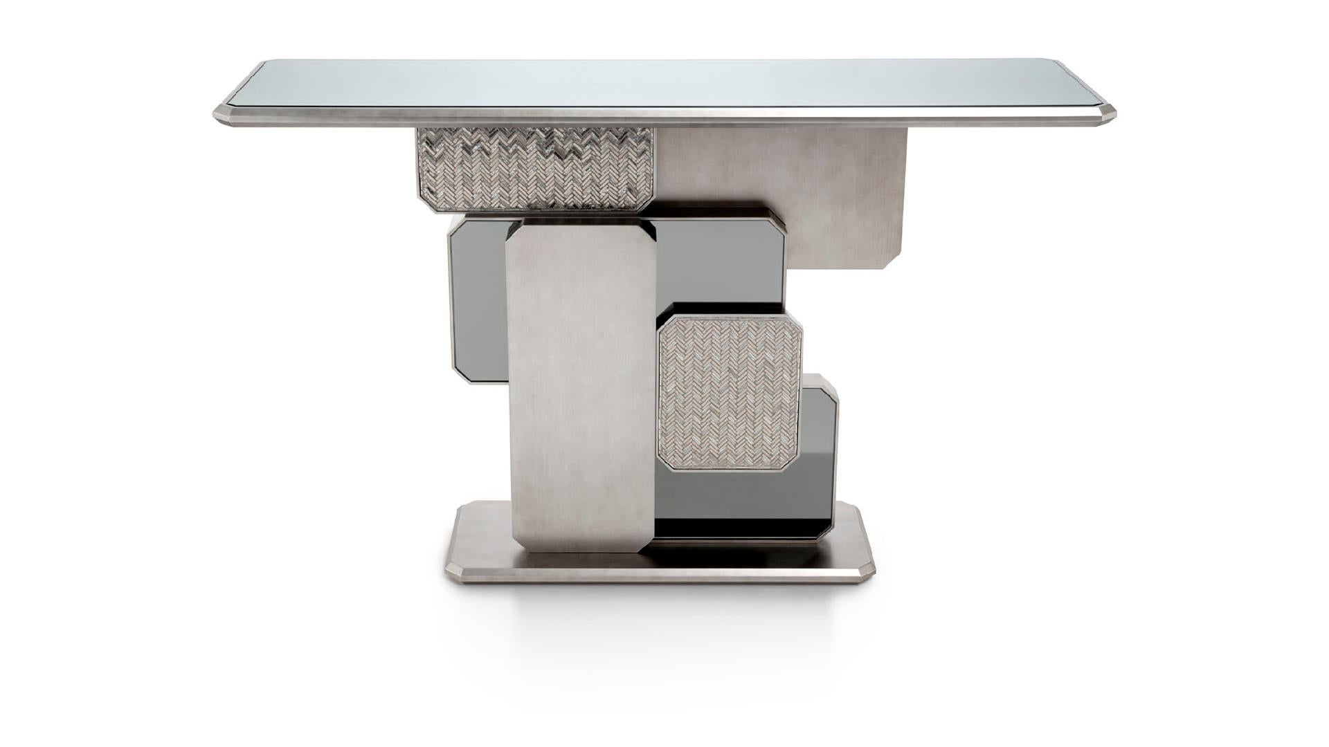 Sicis is delighted to welcome you at ‘Home’.
The classically inspired extent in contemporary plays an eclectic style, elegant and refined. Interiors express personality.
A constant research, attention to quality, use of selected materials and