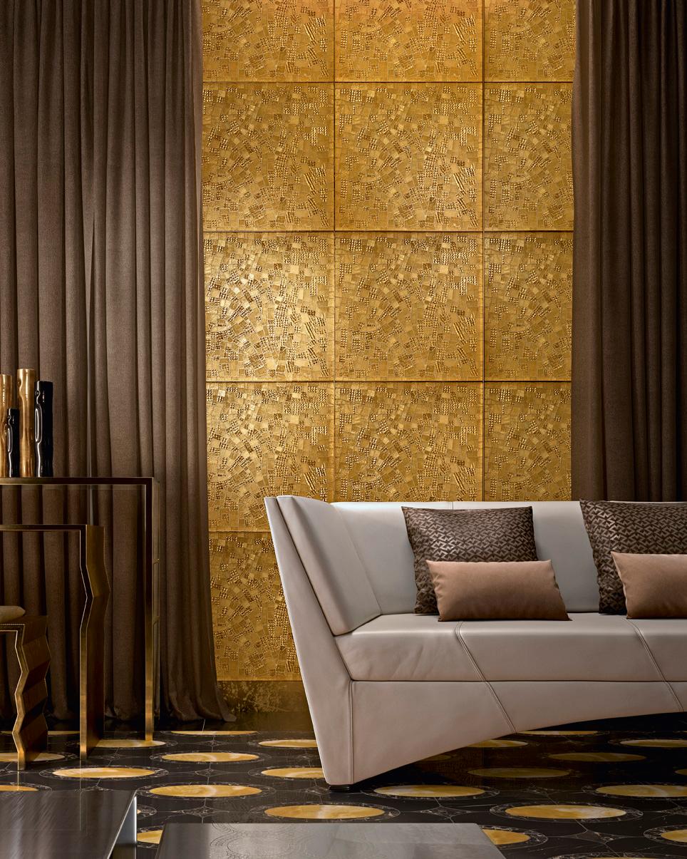 Table basse en bronze ou argent, plateau en miroir avec mosaïque décorative

Sicis a le plaisir de vous accueillir à 