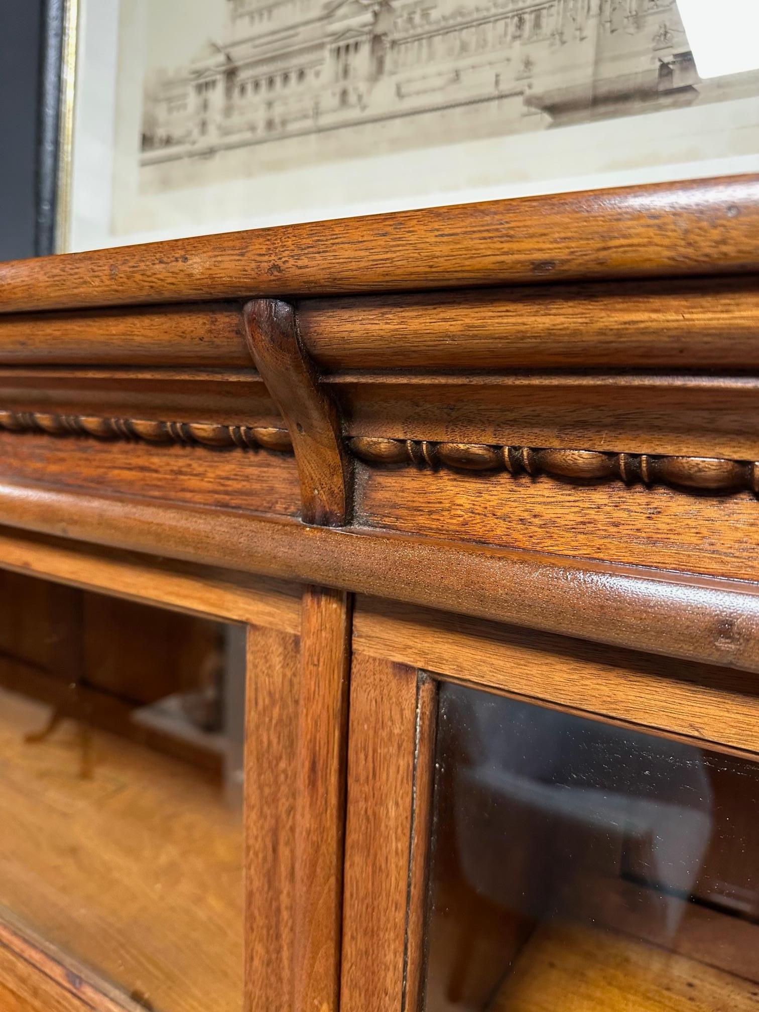 Libreria speciale Globe Wernicke in noce 1