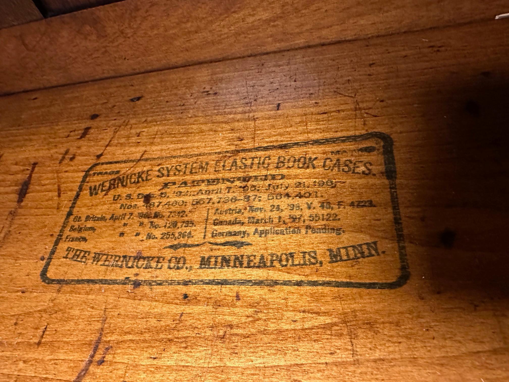 Libreria speciale Globe Wernicke in noce 3